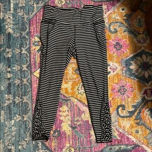Lane Bryant Livi black and White Striped Leggings workout wear 18/20